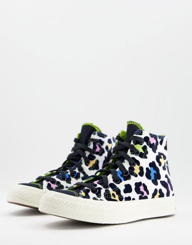 Chuck 70 Hi - Sneakers alte in velluto leopardato arcobaleno-Multicolore - Converse - Modalova