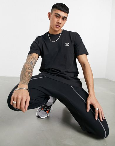 Essentials - T-shirt nera-Nero - adidas Originals - Modalova