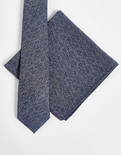Cravatta sottile testurizzata e fazzoletto da taschino abbinato blu navy - ASOS DESIGN - Modalova