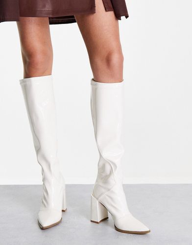 Stivali al ginocchio elasticizzati in vernice bianca con tacco alto-Bianco - Glamorous - Modalova