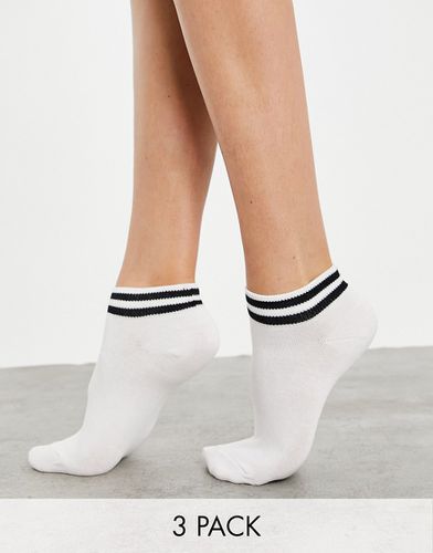 Confezione da tre paia di calzini sportivi bianchi a righe, colore nero e - French Connection - Modalova