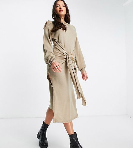 X Lorna Luxe - Vestito midi color pietra con spacco sul davanti e cintura-Neutro - In The Style Tall - Modalova