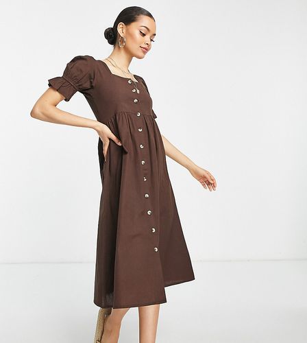 Vestito corto marrone cioccolato con bottoni - Influence Petite - Modalova