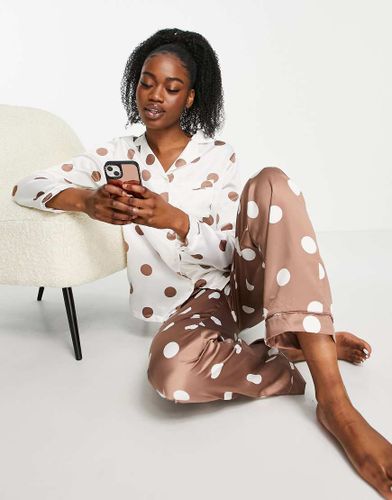 Pigiama crema e tortora a pois composto da top con rever e pantaloni-Marrone - Loungeable - Modalova