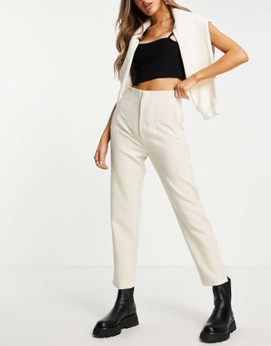 Pantaloni slim sartoriali écru-Neutro - Stradivarius - Modalova