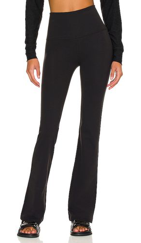 High Waisted Practice Pant in . Size M, L, XL - Beyond Yoga - Modalova